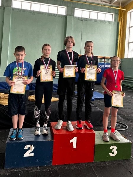 В Кинешме прошли соревнования по прыжкам в высоту фото 2