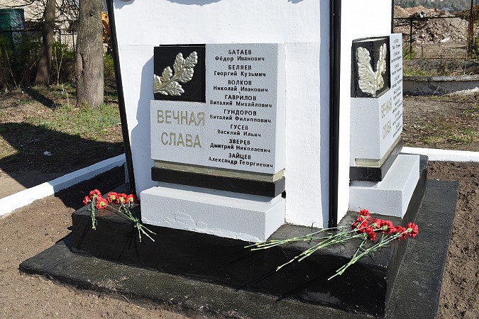 В Кинешме энергетики отремонтировали обелиск у бывшего мукомольного комбината фото 5