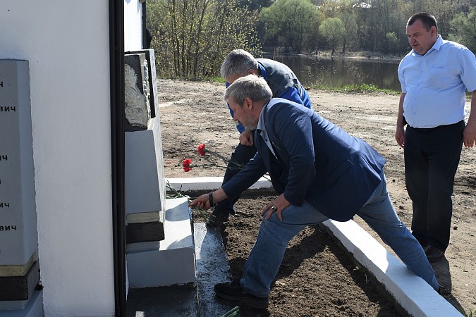 В Кинешме энергетики отремонтировали обелиск у бывшего мукомольного комбината фото 4
