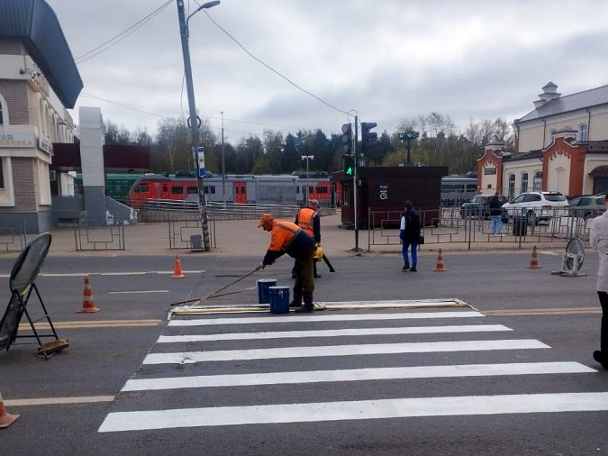 На пешеходных переходах Кинешмы наносят новую разметку фото 2