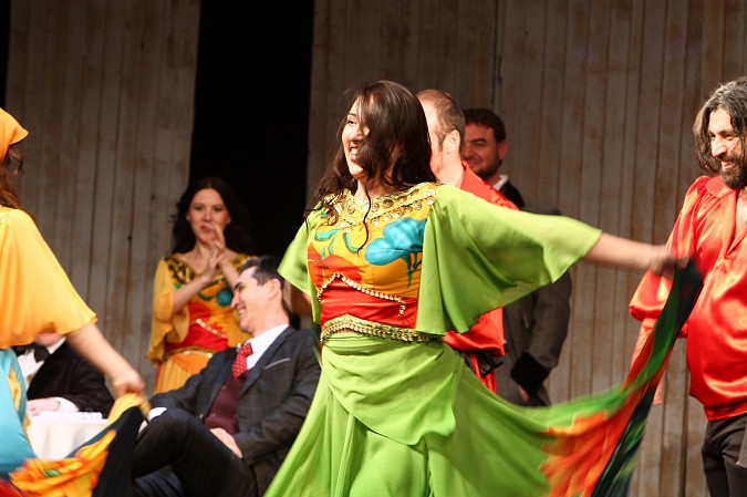 На фестивале «Горячее сердце» показали дагестанскую версию знаменитой «Бесприданницы» фото 11