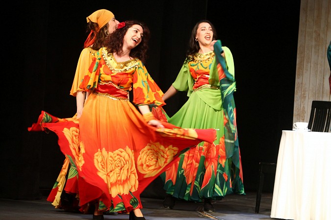 На фестивале «Горячее сердце» показали дагестанскую версию знаменитой «Бесприданницы» фото 7