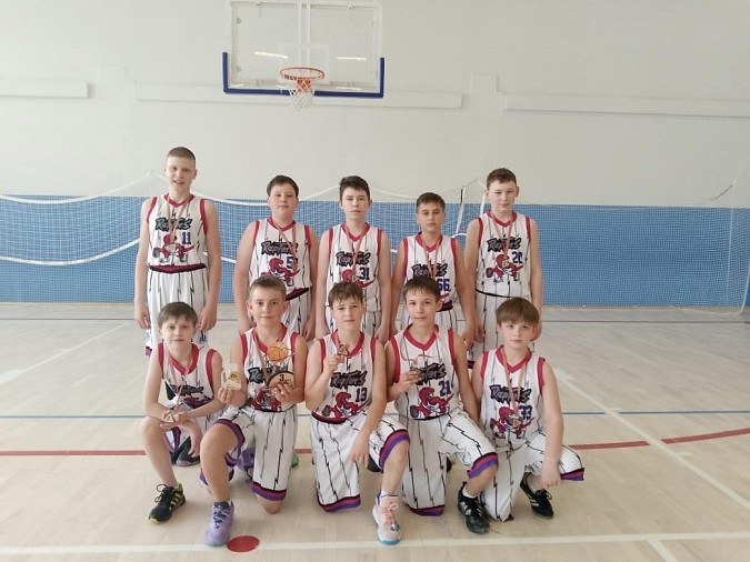 Учащиеся школы №1 завоевали бронзу на Первенстве по баскетболу в Костроме фото 2