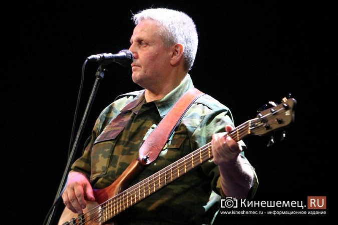 Кинешемцы хором исполнили «Катюшу» под аккомпанемент легендарной группы «Каскад» фото 4