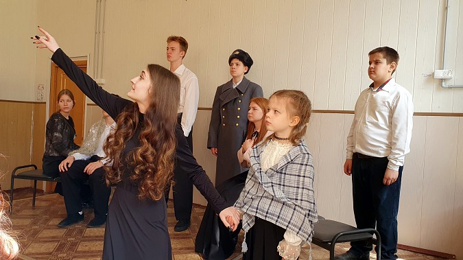 Накануне 9 Мая в школах Кинешмы завершился показ патриотической композиции «Живите за нас» фото 9