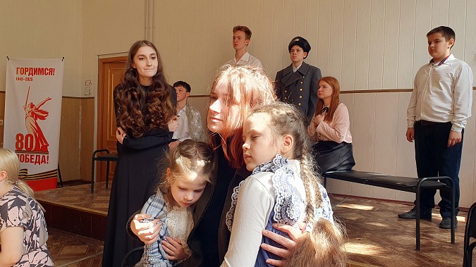Накануне 9 Мая в школах Кинешмы завершился показ патриотической композиции «Живите за нас» фото 10