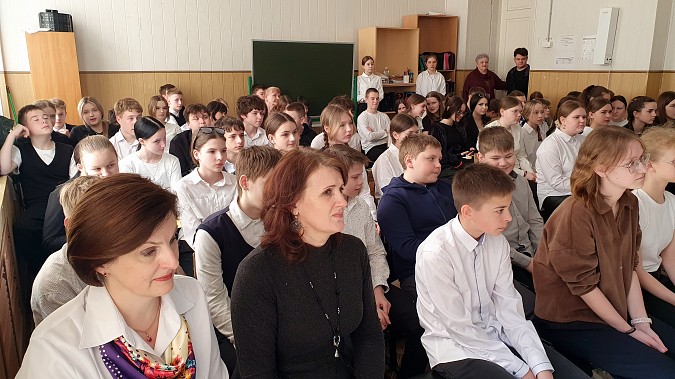 Накануне 9 Мая в школах Кинешмы завершился показ патриотической композиции «Живите за нас» фото 4