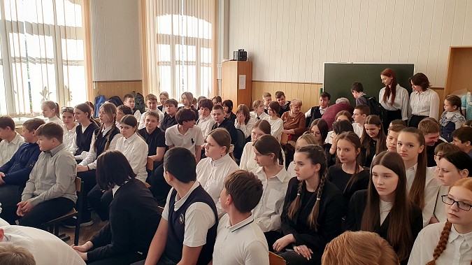 Накануне 9 Мая в школах Кинешмы завершился показ патриотической композиции «Живите за нас» фото 3