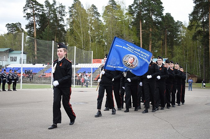 В Кинешме прошёл смотр строя и песни «На знамя Победы равняем шаг!» фото 11