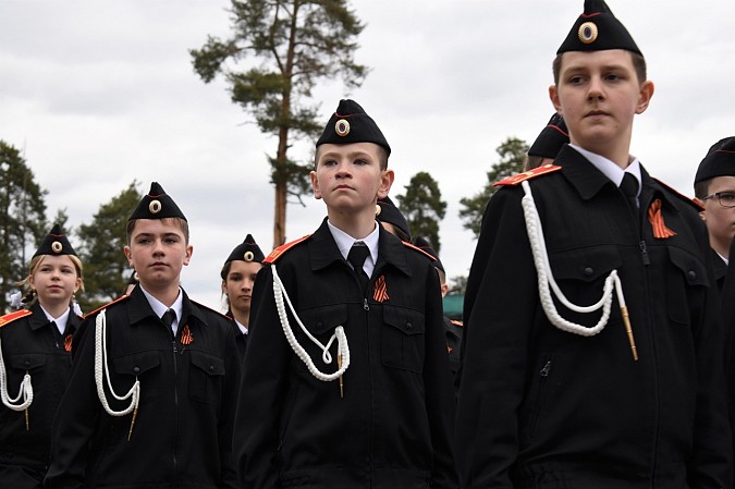В Кинешме прошёл смотр строя и песни «На знамя Победы равняем шаг!» фото 6