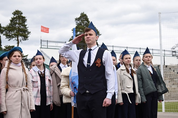 В Кинешме прошёл смотр строя и песни «На знамя Победы равняем шаг!» фото 5