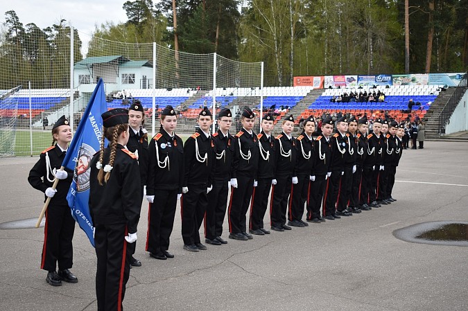 В Кинешме прошёл смотр строя и песни «На знамя Победы равняем шаг!» фото 7