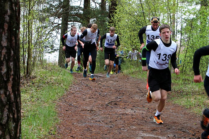 В Кинешме в 8-й раз пробежали десантный марш-бросок и кросс «Тропой разведчика» фото 26