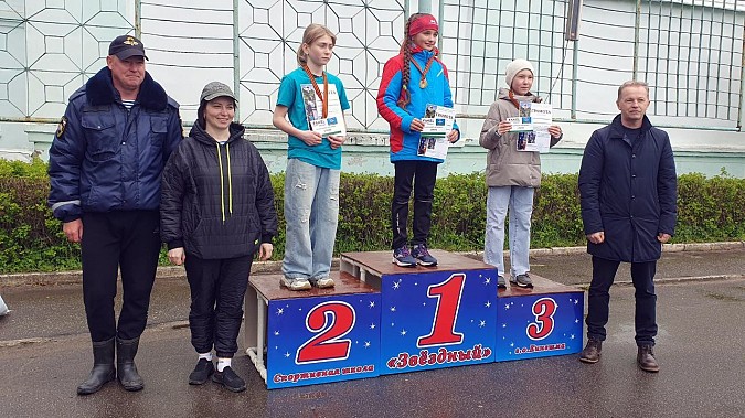 В Кинешме в 8-й раз пробежали десантный марш-бросок и кросс «Тропой разведчика» фото 59