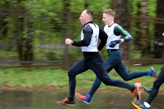 В Кинешме в 8-й раз пробежали десантный марш-бросок и кросс «Тропой разведчика» фото 16