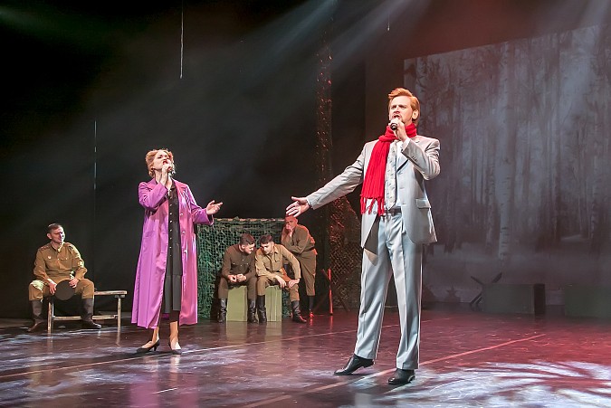 Общим исполнением «Дня победы» завершился большой концерт в Кинешемском театре фото 9