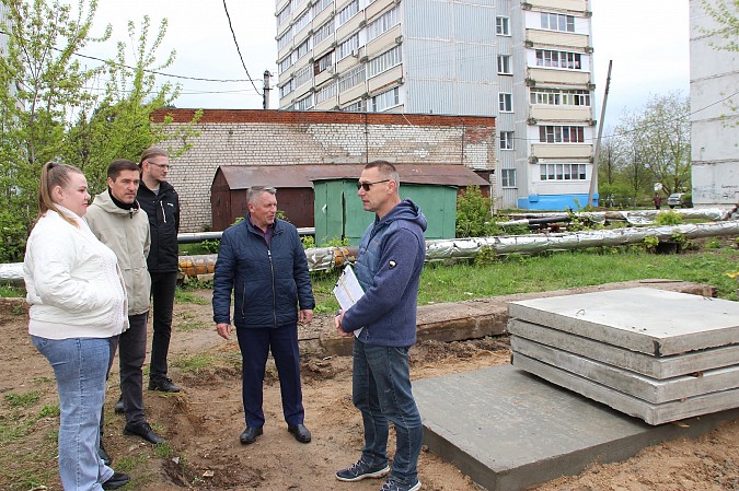 В Кинешме приступили к установке новых контейнерных площадок фото 5