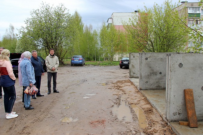 В Кинешме приступили к установке новых контейнерных площадок фото 2