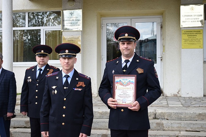 В Кинешме сотни школьников и студентов посетили акцию «Один день с полицией» фото 10