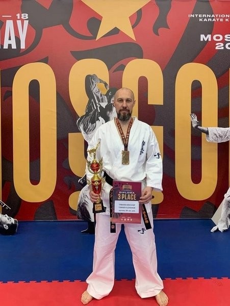 Тренер из Кинешмы Александр Туманов стал призёром «Московского Кубка» по киокусинкай фото 2