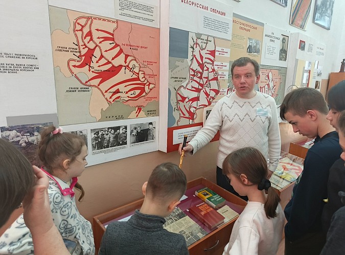 Музей школы №18 посетил отряд «ЮНГИ» из Южно-Сахалинска фото 3