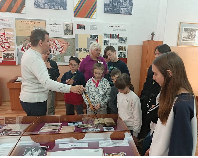 Музей школы №18 посетил отряд «ЮНГИ» из Южно-Сахалинска фото 2