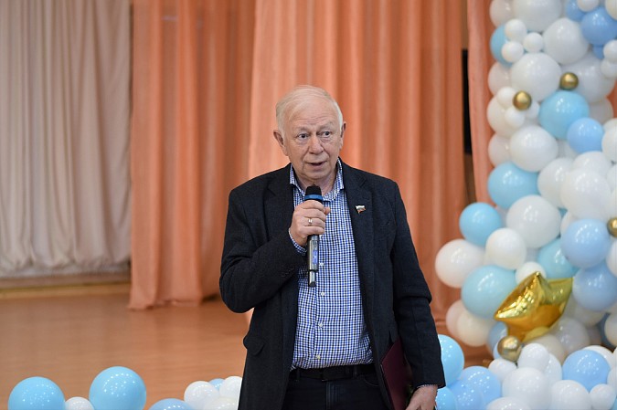 В школе №8 прозвучал Последний звонок фото 7