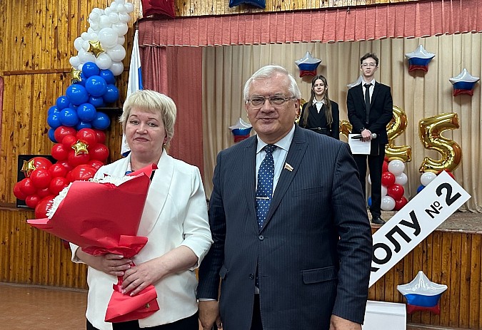 В школе №2 прошел праздник Последнего звонка фото 4