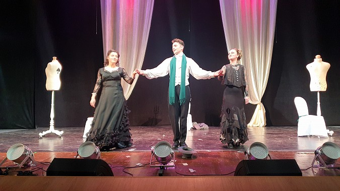 Туристы теплоходов «Ленин» и «Александр Суворов» посмотрели спектакль «Пиковая дама» фото 17