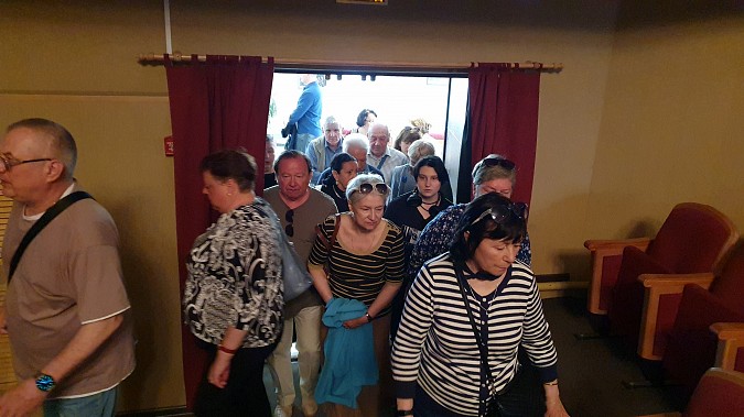 Туристы теплоходов «Ленин» и «Александр Суворов» посмотрели спектакль «Пиковая дама» фото 15