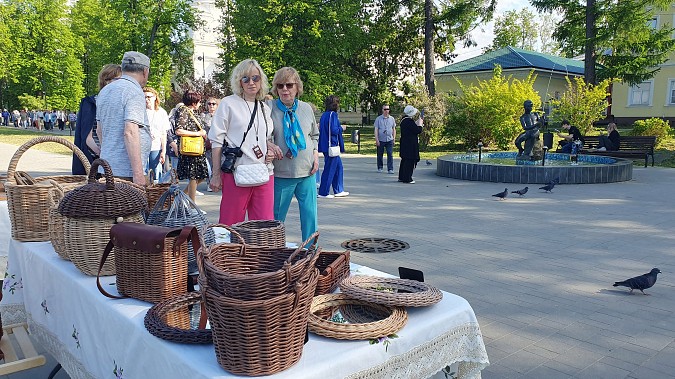 Туристы теплоходов «Ленин» и «Александр Суворов» посмотрели спектакль «Пиковая дама» фото 6