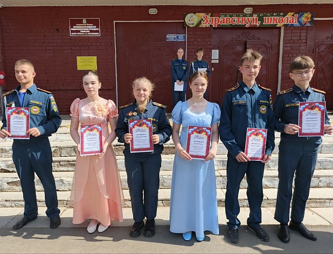 В школе №18 состоялся кадетский бал фото 7