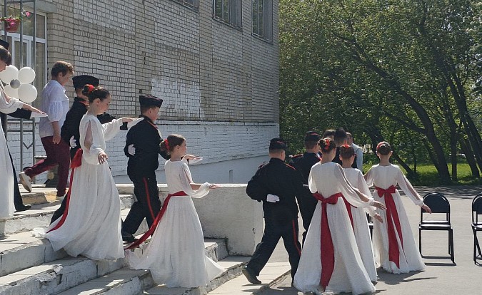 В школе №18 состоялся кадетский бал фото 4