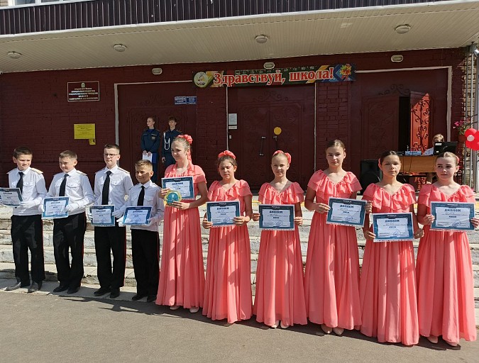 В школе №18 состоялся кадетский бал фото 11