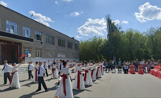 В школе №18 состоялся кадетский бал фото 6