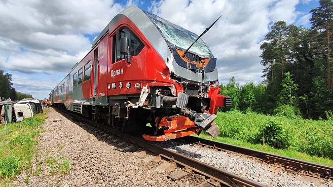 В Ивановской области грузовик «Скания» столкнулся с поездом «Орлан» фото 6