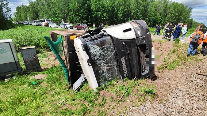 В Ивановской области грузовик «Скания» столкнулся с поездом «Орлан» фото 2