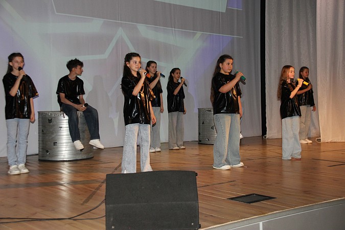 В Кинешме состоялся отчетный концерт эстрадной песни «Камертон» фото 3