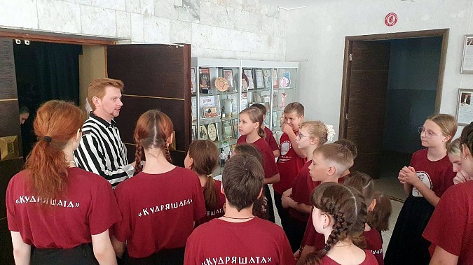 В Кинешемском театре состоялся открытый урок детской студии «Кудряшата» фото 8