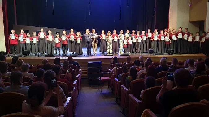 В Кинешемском театре состоялся открытый урок детской студии «Кудряшата» фото 11