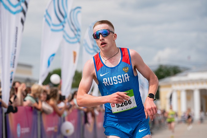 Александр Комаровский стал бронзовым призером забега «Здорово, Кострома!» фото 3