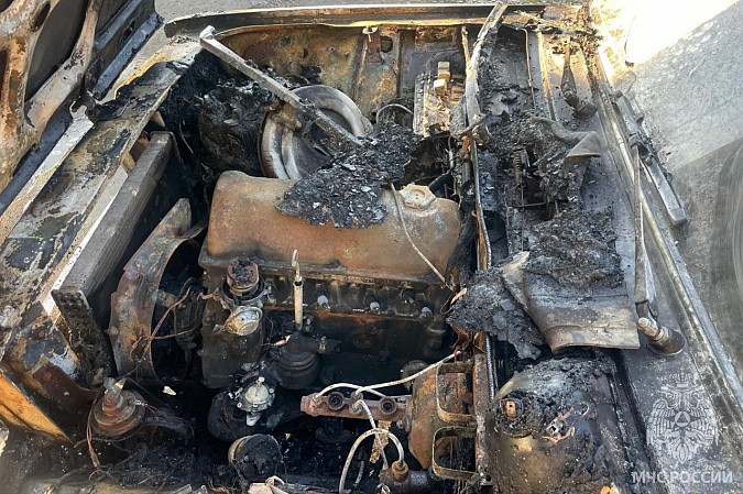 В Наволоках сгорел ВАЗ «семерка» фото 3