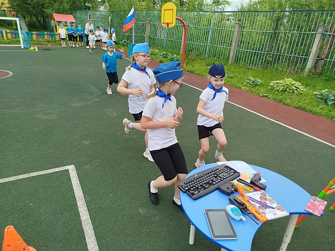 Воспитанники детских садов №№ 7, 25 и 50 приняли участие в спортивно-игровой программе «От винта» фото 6