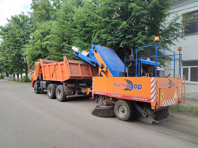 В Кинешме УГХ активно убирает смёт с дорог фото 2