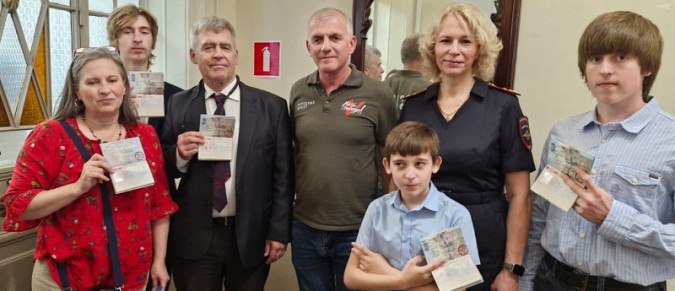 В Ивановской области вручили российские паспорта иностранцам из Германии и США фото 3