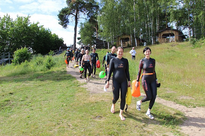 Более 200 спортсменов приняли участие в заплыве Swimcup на Волге фото 15