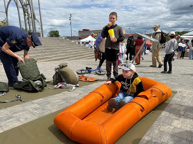 В День города в Кинешме прошла патриотическая акция «Служу России» фото 4
