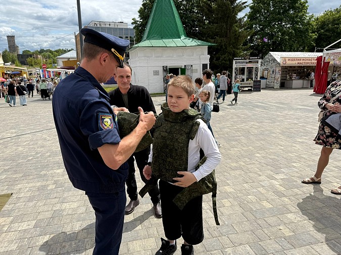 В День города в Кинешме прошла патриотическая акция «Служу России» фото 6