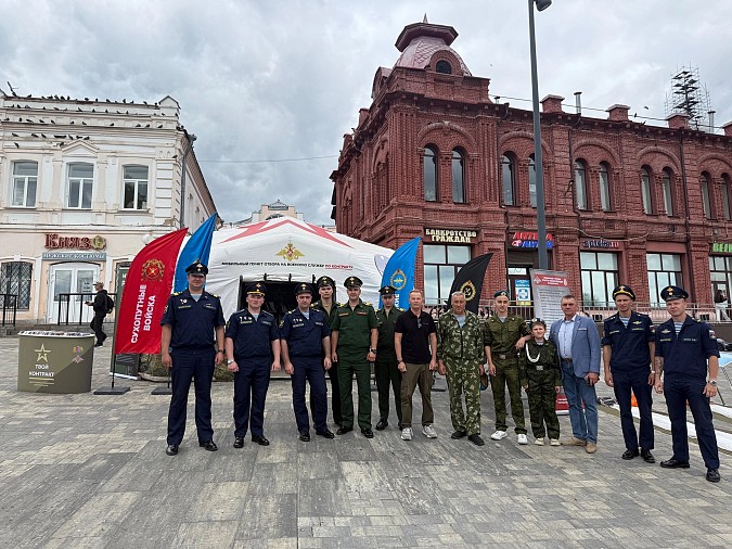 В День города в Кинешме прошла патриотическая акция «Служу России» фото 2