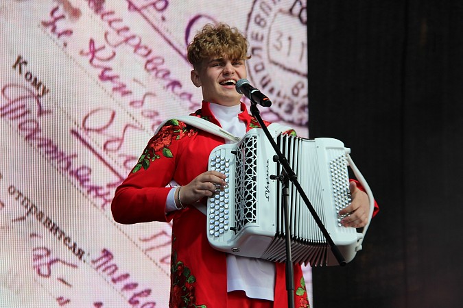 В День Кинешмы состоялся большой концерт Родиона Газманова и движения ГАЗМАНОВ-РОДНИКИ фото 4